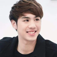 White Nawat Phumphothingam