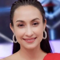 Kat Katreeya English