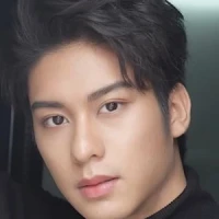 August Vachiravit Paisarnkulwong