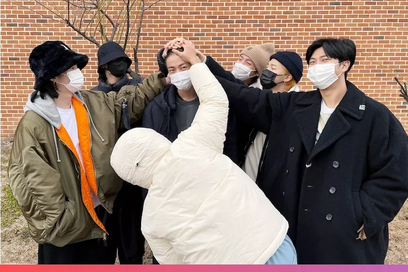 Bts يودعون جين بينما ينضم إلى الجيش.