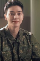 تم تسريح سونغ كانغ رسميًا من الجيش